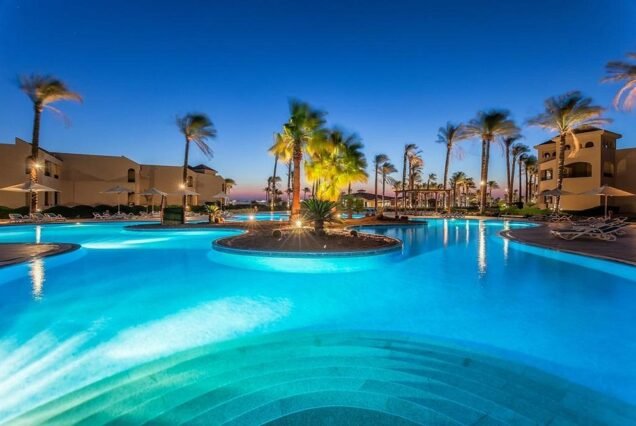 Cleopatra Luxury Resort Makadi Bay (All Inclusive) Including Luxor Tour from Hurghada by Bus
