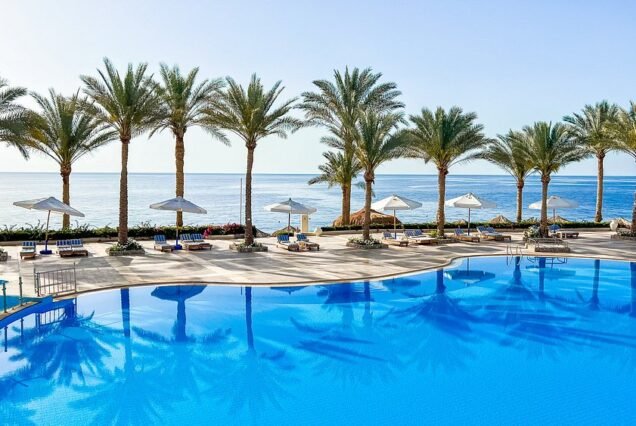 7 Days Sharm Club Beach Resort (All Inclusive) Including Cairo Day Tour from Sharm el Sheikh by Plane – Explore History